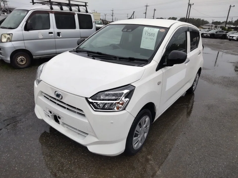 Daihatsu Mira e:S LA350S 2021